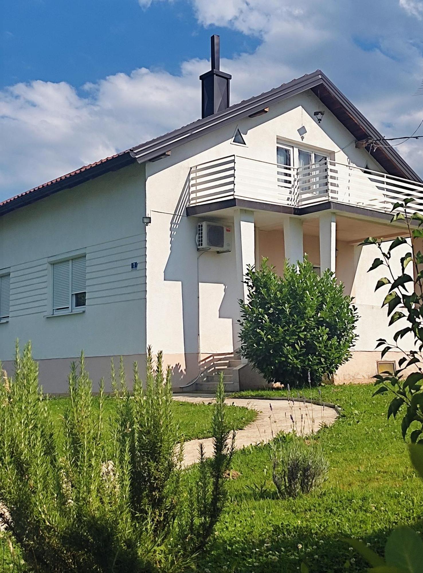 Guest House Pin Laktaši Esterno foto