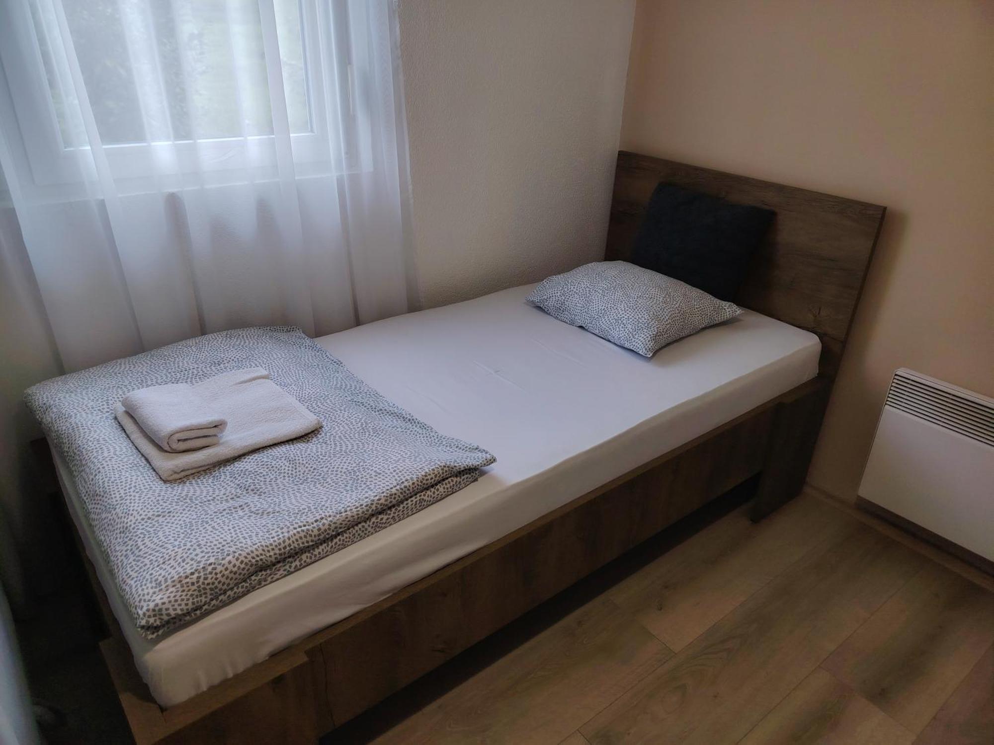 Guest House Pin Laktaši Esterno foto